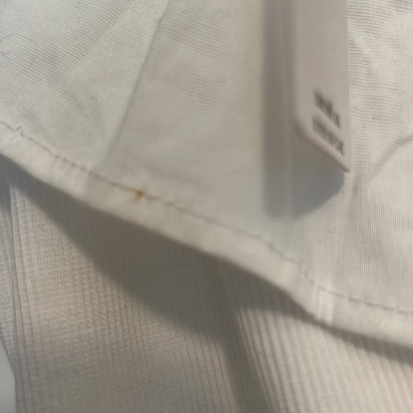 White top - Picture 3 of 3